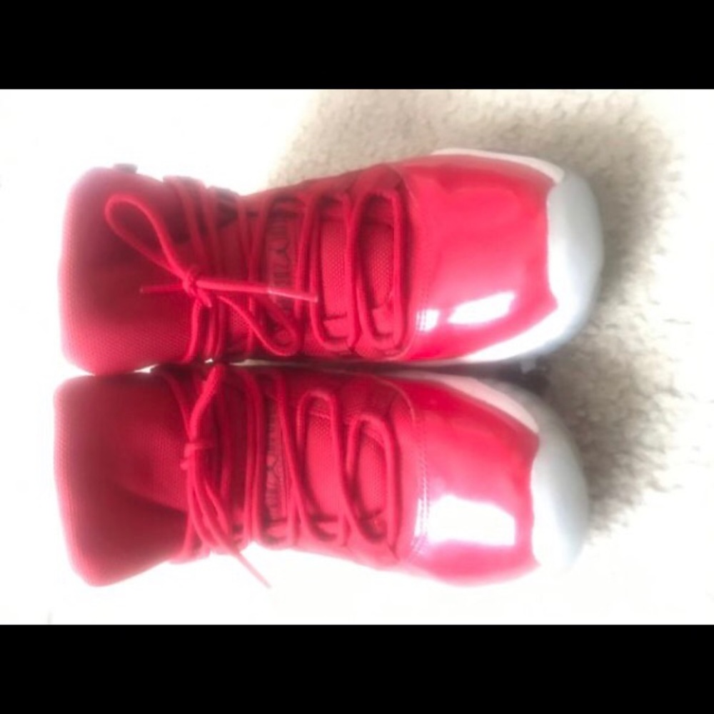 Jordan 11s - Picture 2 of 4